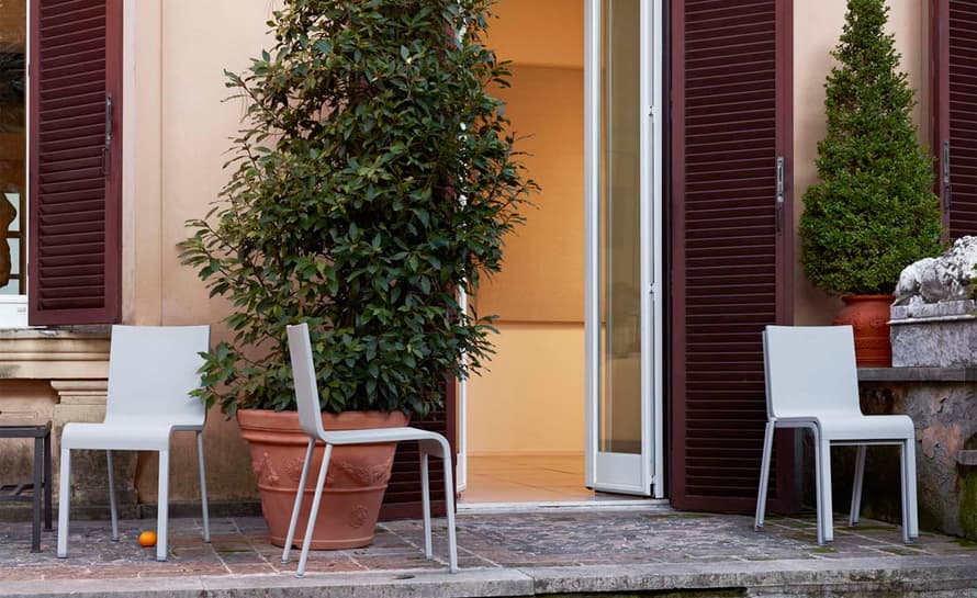 .03 stacking chair