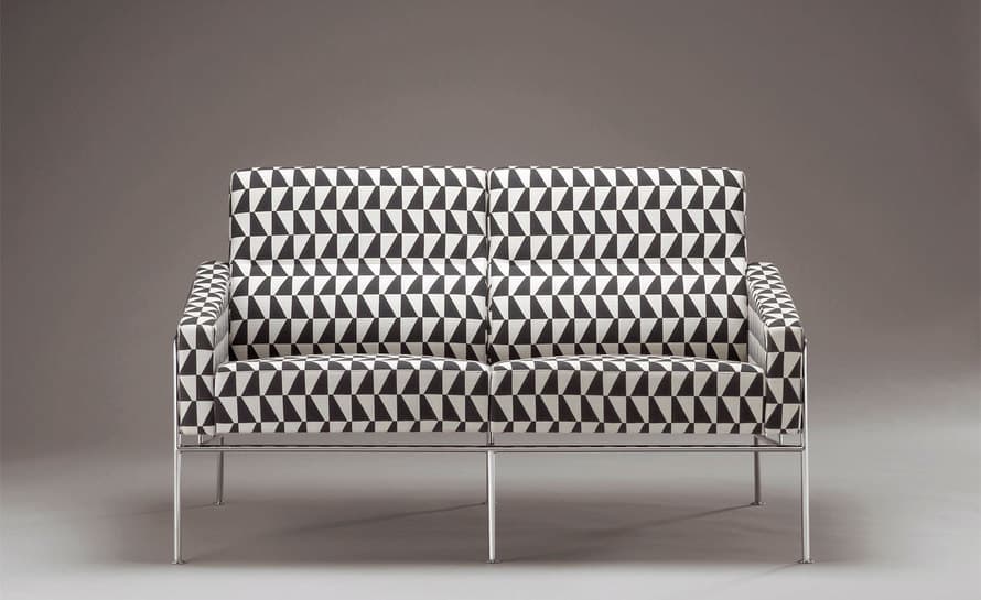 arne jacobsen series 3300 2 seat sofa