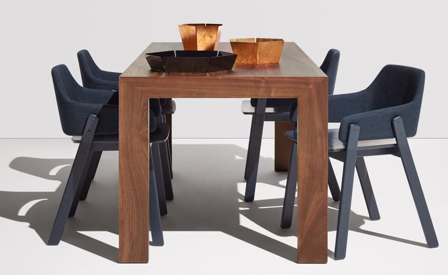 clutch dining chair