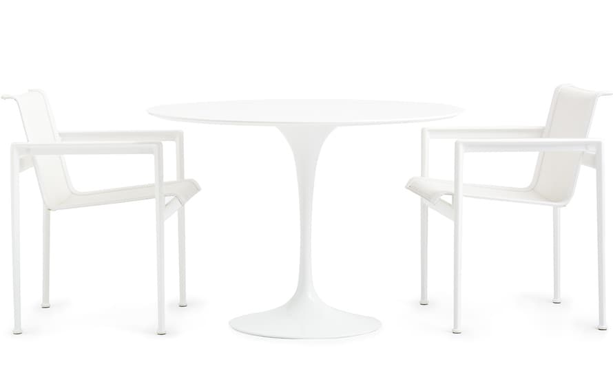 saarinen outdoor round dining table