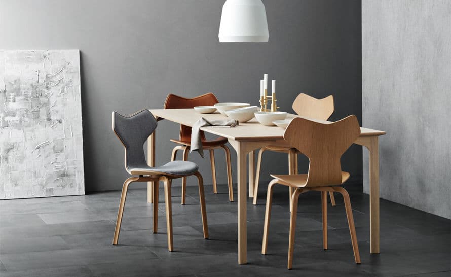 grand prix chair with wood legs
