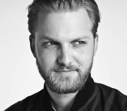 A portrait of Christopher Hardy