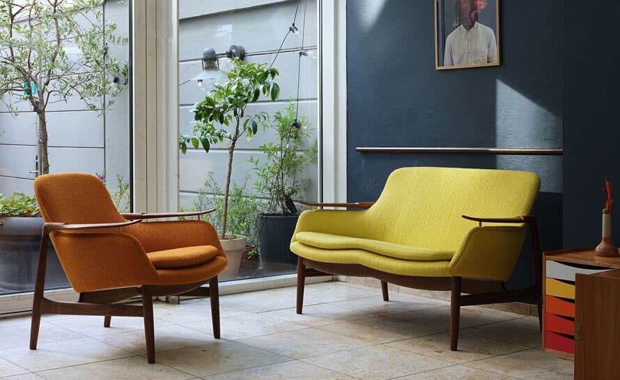 Model 53 Sofa with Cushion