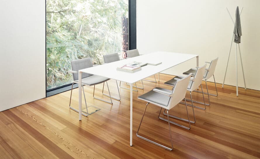 nuur table