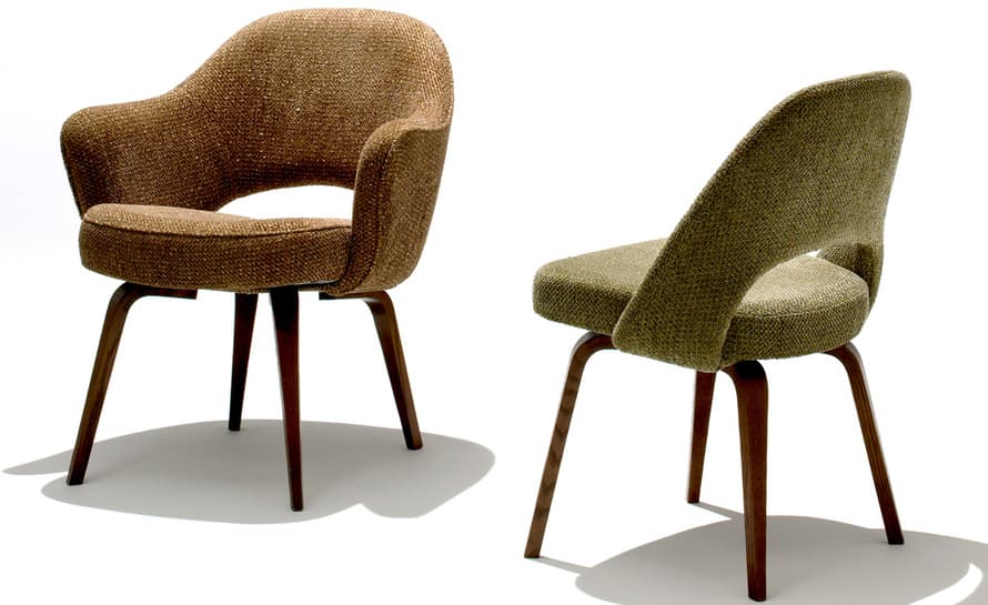 saarinen executive arm chair with wood legs