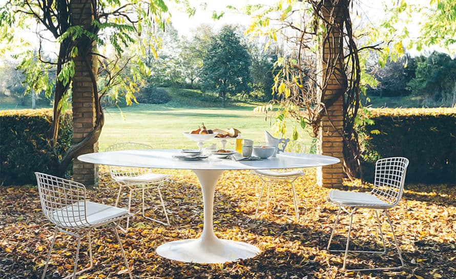 saarinen outdoor oval dining table