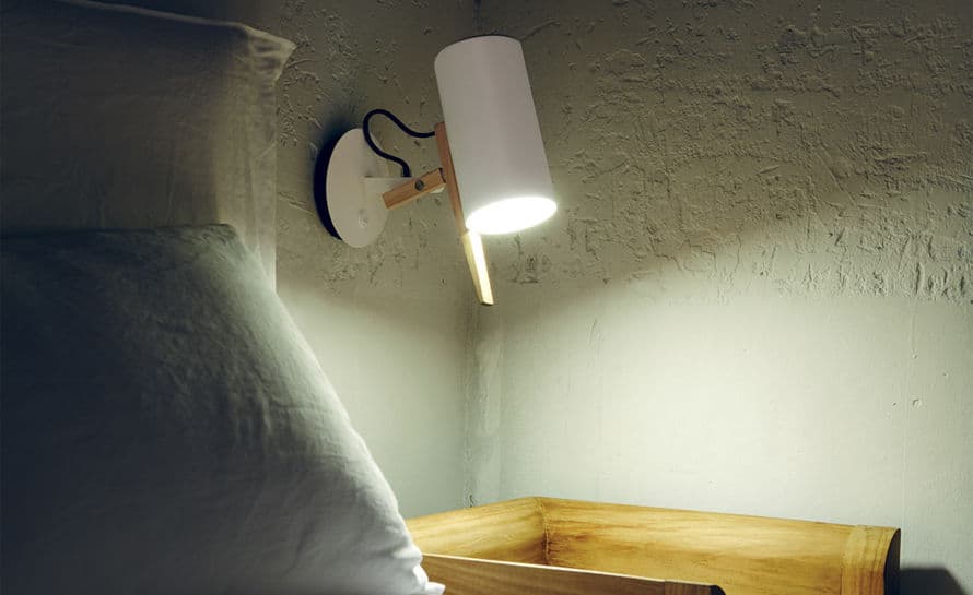scantling a wall lamp